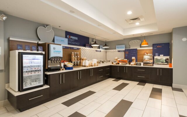 Holiday Inn Express Clinton by IHG