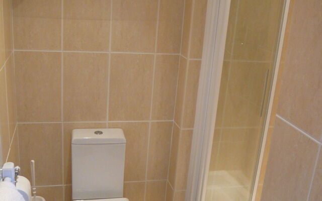 Queenswood Hotel