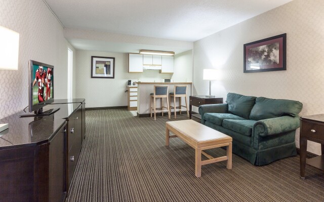 Red Roof Inn & Suites DeKalb