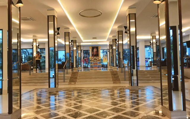 Seapine Beach Golf and Resort Hua Hin