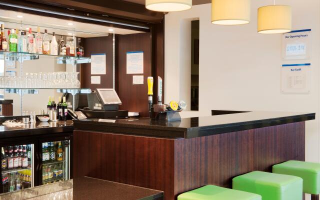 Holiday Inn Express Cambridge-Duxford M11, Jct.10 by IHG