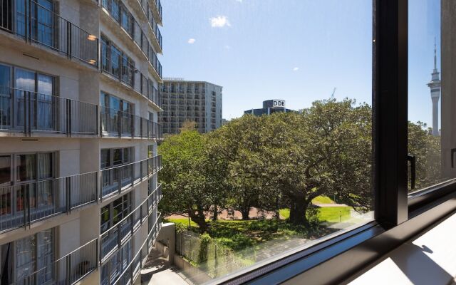 Lovely Apartment Near Myers Park in CBD