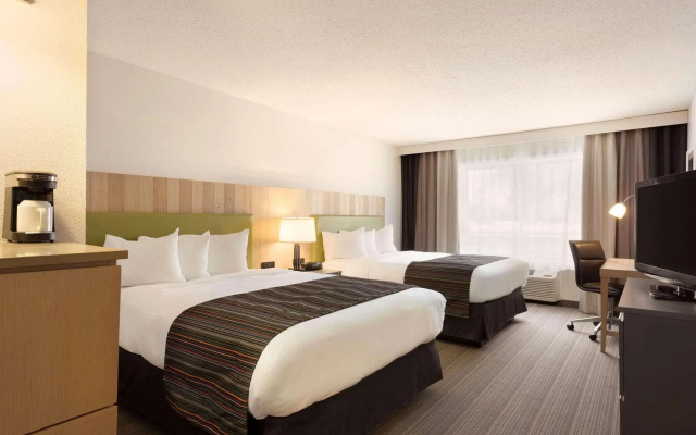 Country Inn & Suites by Radisson, Chippewa Falls, WI