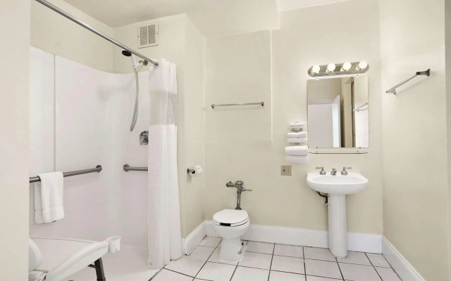 Travelodge by Wyndham Downtown Chicago