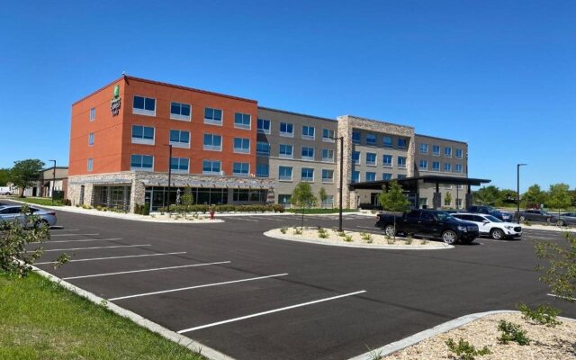 Holiday Inn Express And Suites Madison West - Middleton, an IHG Hotel
