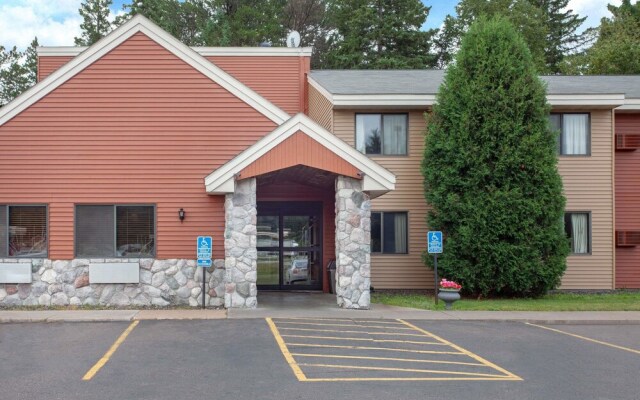 AmericInn by Wyndham Carlton