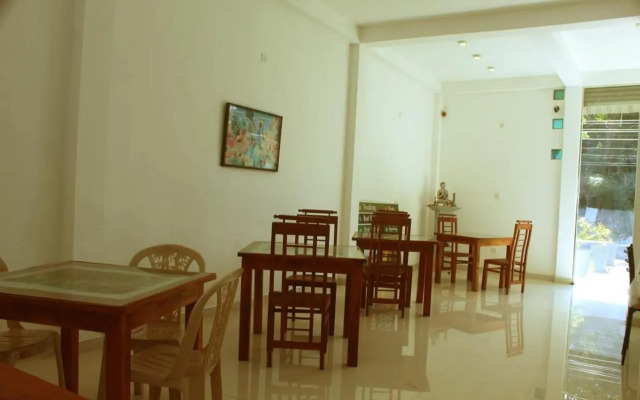 Thirasara Holiday Inn