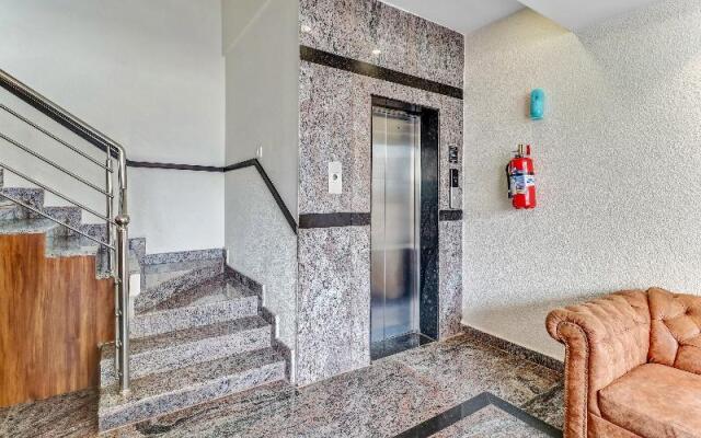 Capital O 82296 Safari Rooms