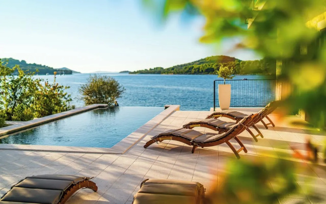 Sea front Villa Draga - infinity pool