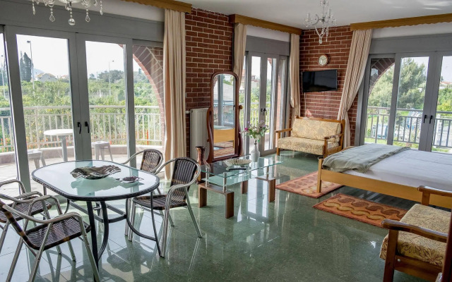 IonionStar Hotel
