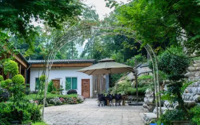 Dujiang Emerald Linyashe Homestay (Qingchengshan Branch)