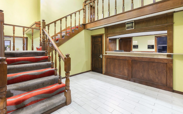 Travelodge Inn & Suites by Wyndham Norman