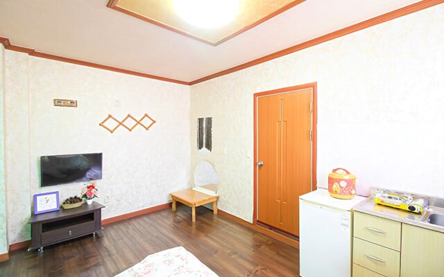 Taean Gat Ford Pension
