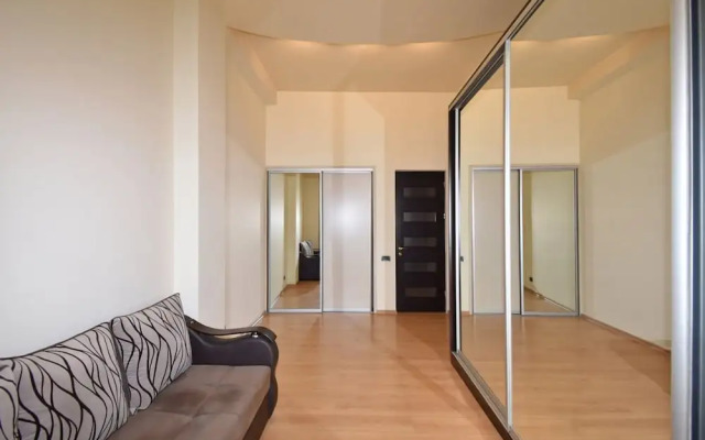 Spacious Apartment by Luxe Group TT606