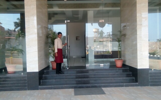 Crimson Park Shripriya Hotel