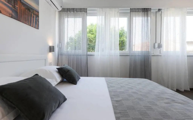 Reza Luxury Apartment