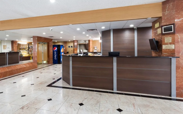 Ramada By Wyndham Newburgh/West Point