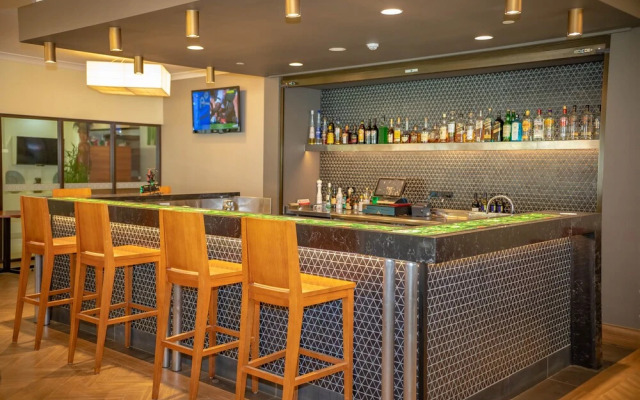 Highlander Hotel & Apartments