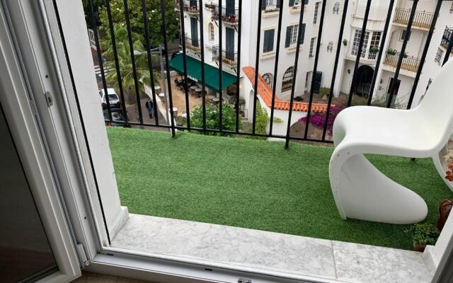 Ático en esquina rodeado de terrazas todo exterior