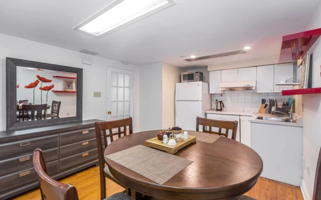 Retreat To A Beautiful Suite In Toronto