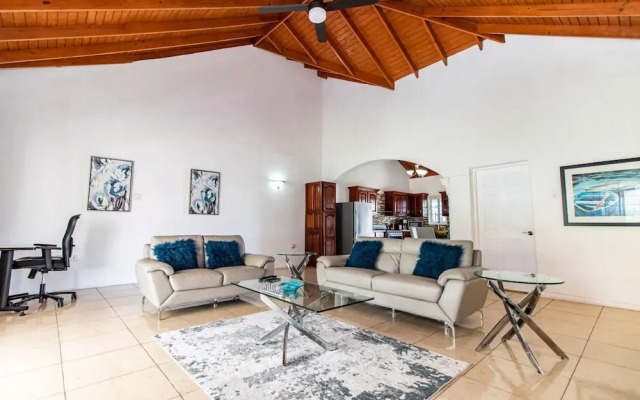 Runaway Bay Gem in Runaway Bay