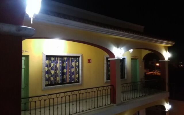 Hotel Plaza Los Dorados