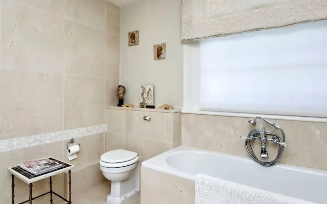 Beautiful and Spacious 2 Bedroom Apartment in South Kensington