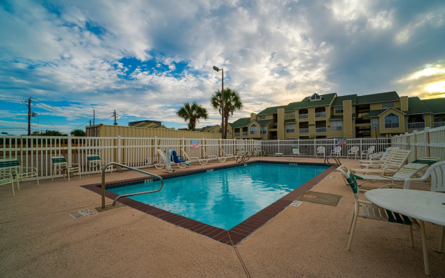 Island Inn by OYO Galveston Beach, TX