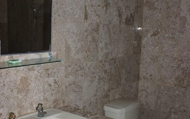 Gustis Garden 2 Guest House