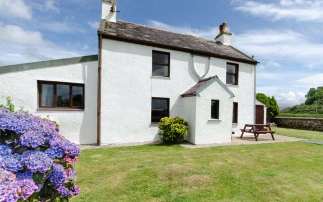 Llanfaglan House
