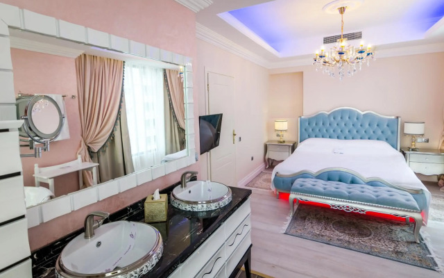 Phoenicia Royal