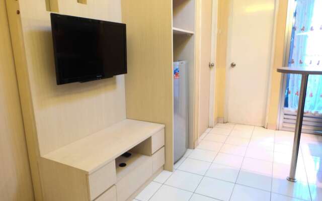 With Access To Shopping Center at Kalibata Apartment