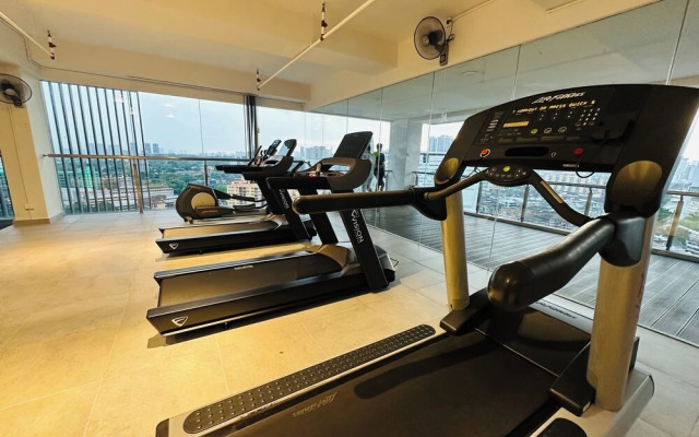 D'Majestic Place by Roomy