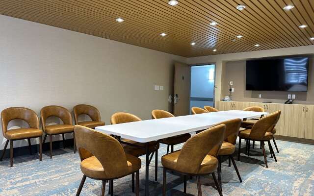 SureStay Plus by Best Western Brooks