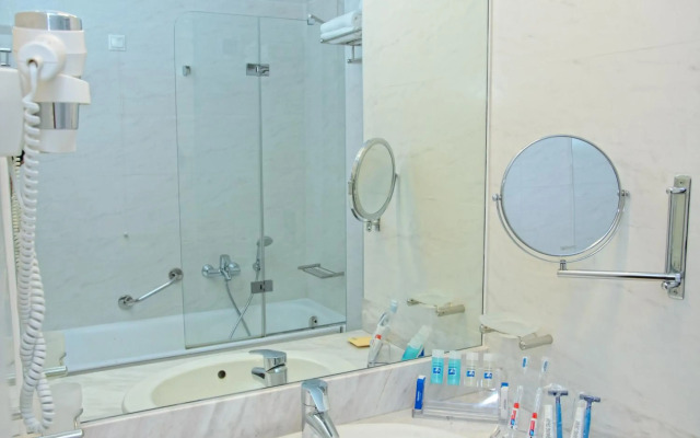 Pharae Palace Hotel