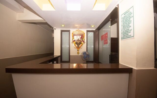 Oyo 23285 The Diplomat Lodging