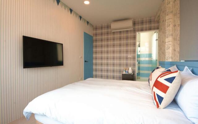 Camouflage Guest House