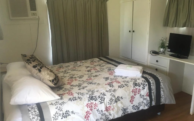 Oakridge Motel Tourist Park