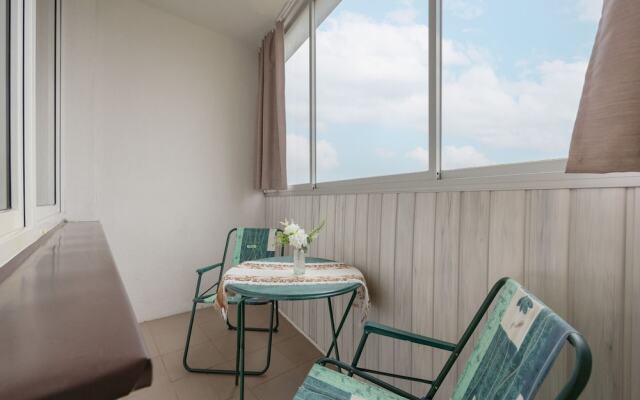 Apartment With Balcony for 2 by Renters