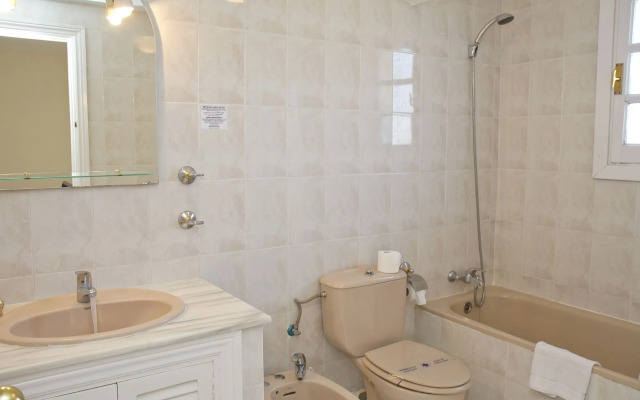 Apartamentos El Toro