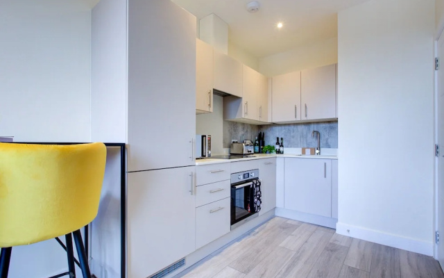 Hybrid Resi - Cheam