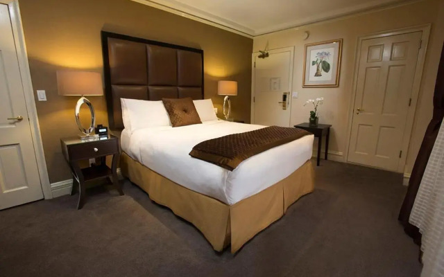 Pelican London Hotel and Residence
