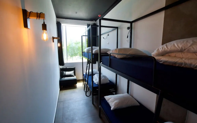 Jungle Jaffa Hostel Age 18 to 45