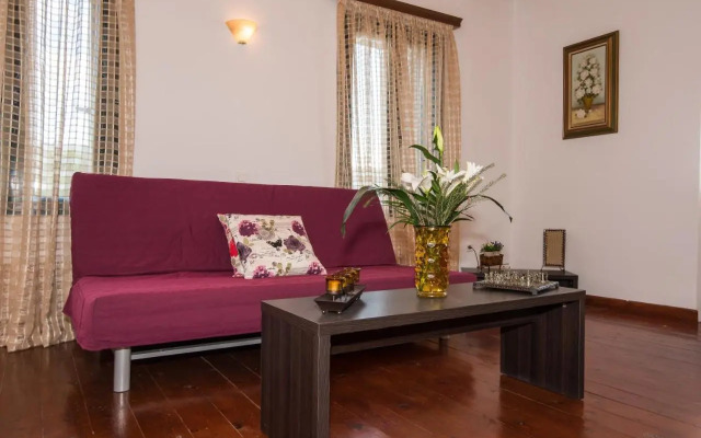 Dekem Residence