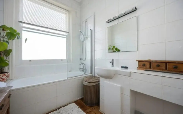 Host Stay St Aubyns Coastal Retreat