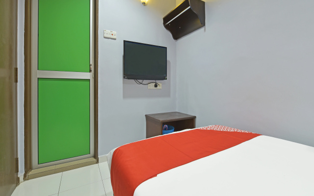 Hotel O M Three Hotel – Guest Rooms – Sitiawan