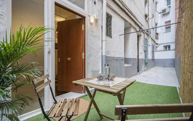 M (MPE35) Apartamento dúplex con patio