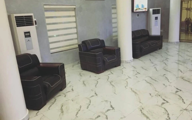 Gold Crown Hotel