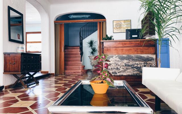 Hostal Portbou