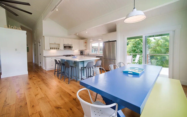 Hale Hoku 5 Bedroom Home by RedAwning